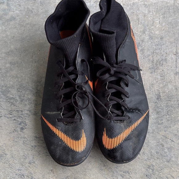 Nike Men’s Mercurial Soccer Cleats Black and Orange - Picture 1 of 7